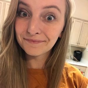 Meet your Posher, Leah